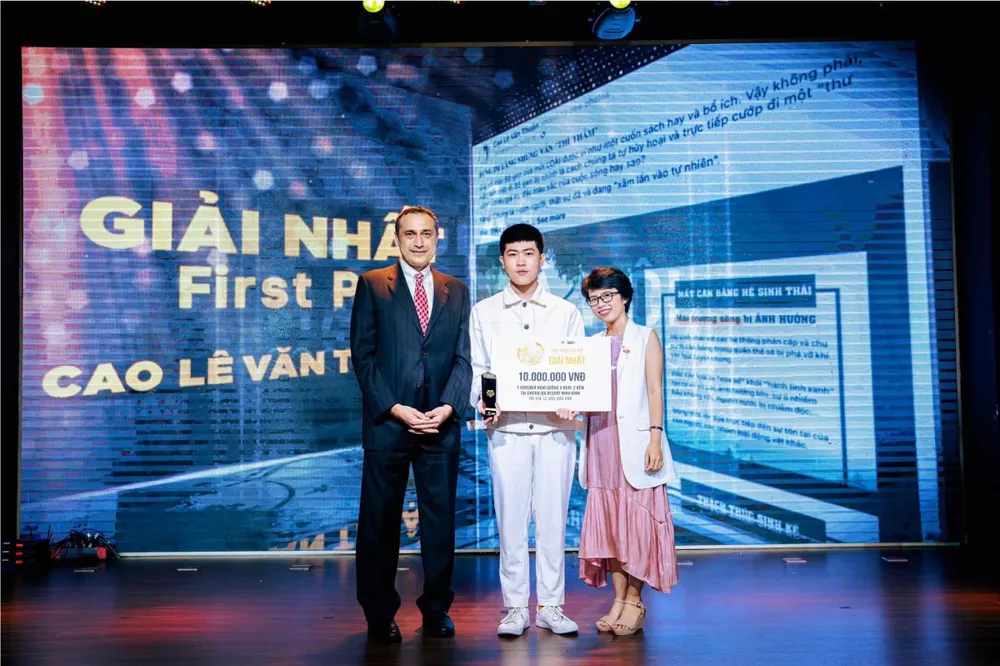 Tác giả đoạt giải nhất hạng mục Mạng xã hội