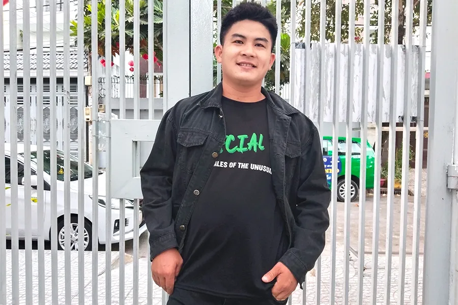 Tác giả đang làm công việc giám sát công trình Tác giả đang làm công việc giám sát công trình