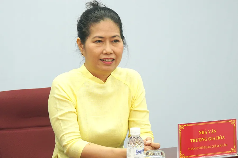 Nhà văn Trương Gia Hòa. Nhà văn Trương Gia Hòa.