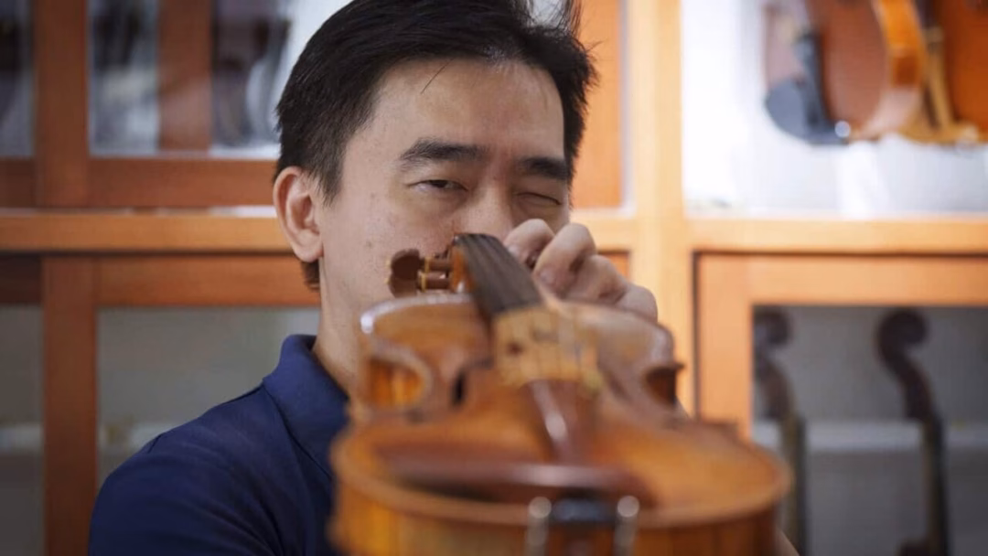 Nghệ nhân Malaysia lan tỏa đam mê chế tác đàn violin