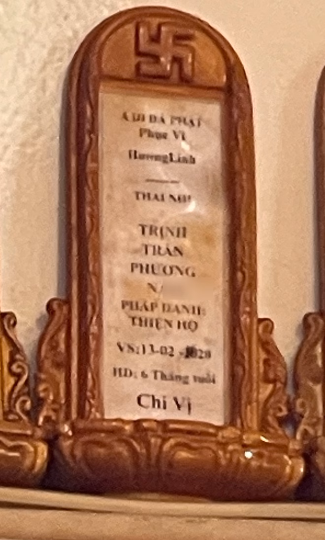 2 chiếc bài vị được Thiên An nhắc đến trước đó được thờ cúng bên trong chùa