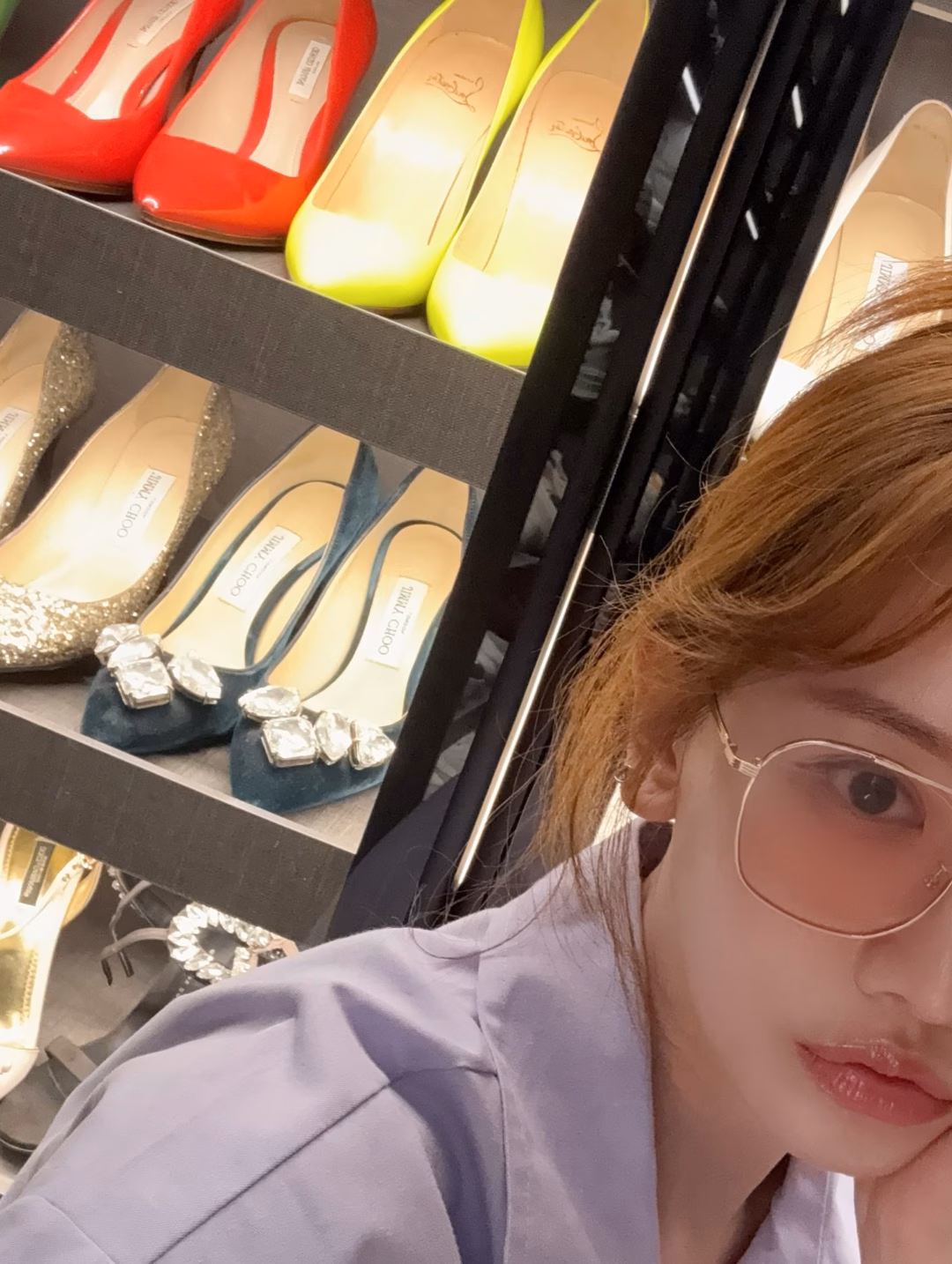 Hari Won bật mí nỗi khổ chọn giày trong tủ đồ hiệu của mình sau khi kết hôn với Trấn Thành Hari Won khoe khéo tủ giầy hàng hiệu trong căn hộ bạc tỷ.