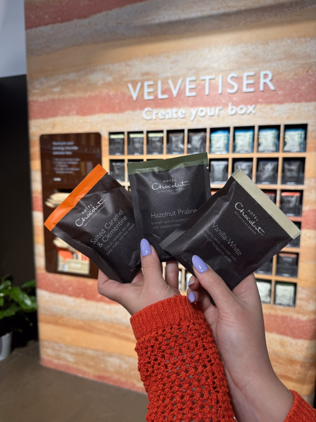 Khám phá quán cà phê Velvetiser đầu tiên của Hotel Chocolat tại Manchester Mix-and-match hot chocolate selection boxes