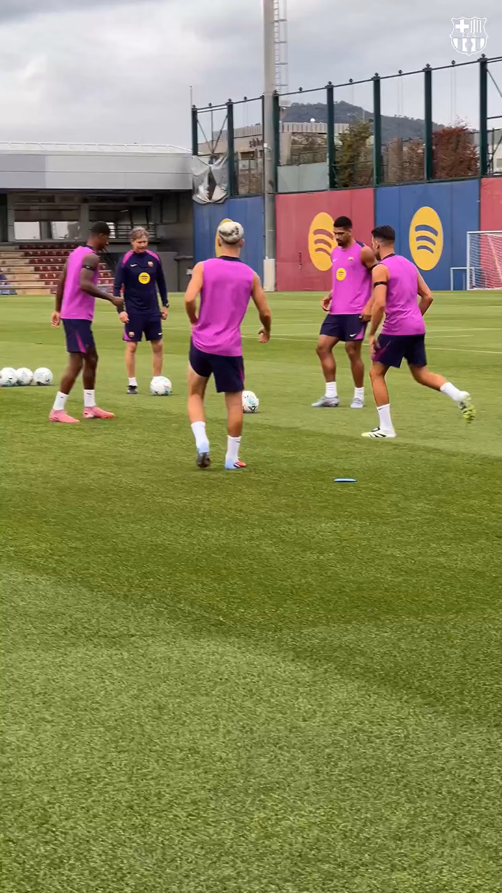 Rashford giảm 25% lương vẫn khó đến Barca