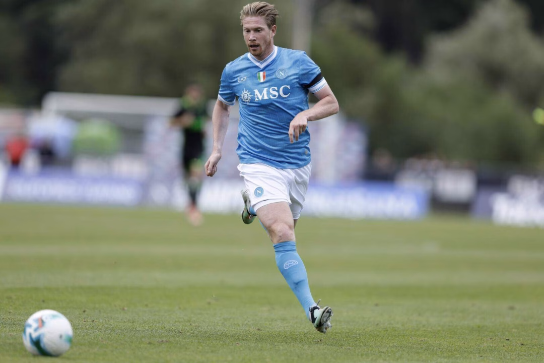 Kevin De Bruyne tái hợp với đồng đội ở tuyển Bỉ, Romelu Lukaku tại Napoli.