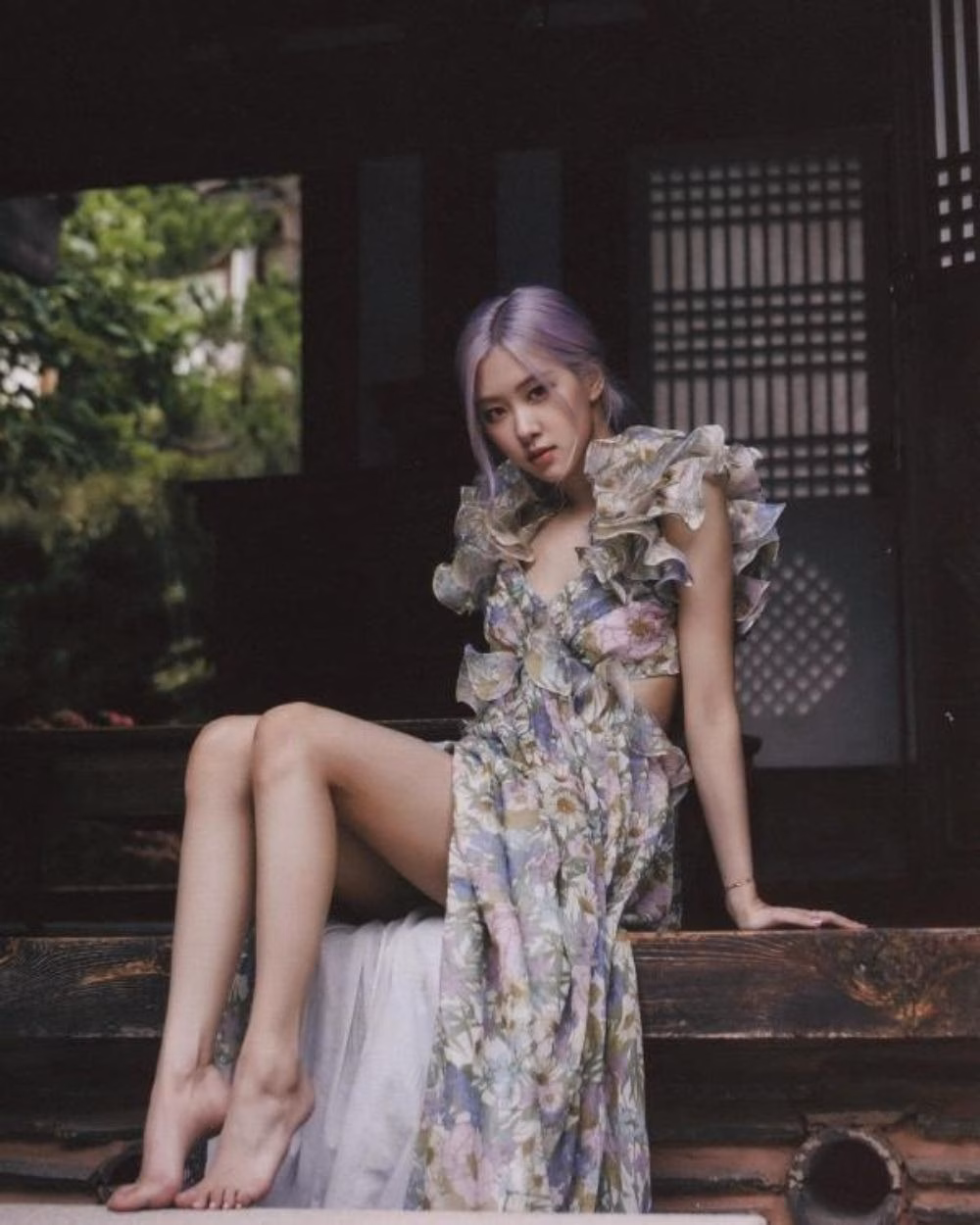 4 Cách diện váy hoa tinh tế như Rosé BLACKPINK Rosé mặc váy hoa chưa một lần bị chê