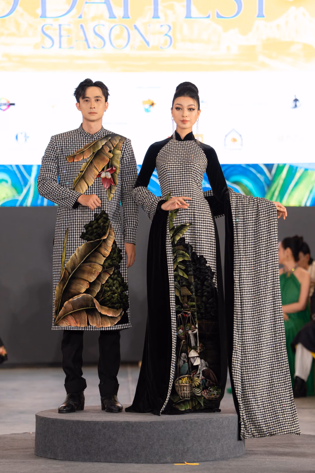 Áo dài giữa lòng di sản
