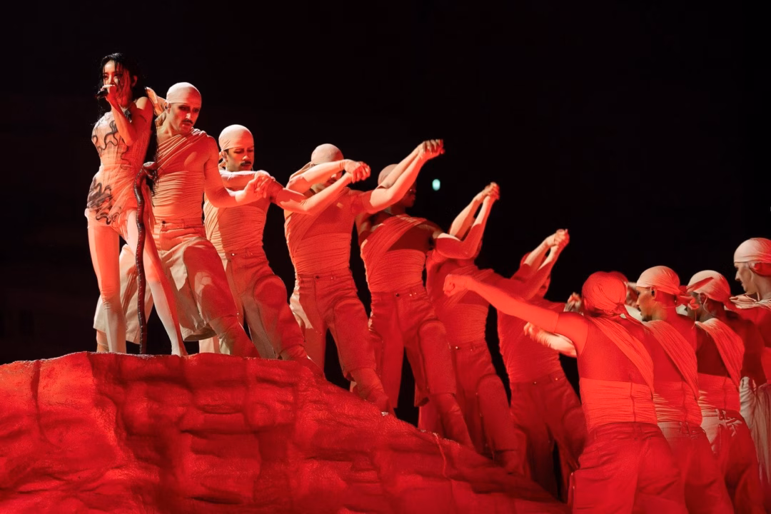 Concert Th&aacute;i Y L&acirc;m bị c&aacute;o buộc mang yếu tố t&agrave; gi&aacute;o, người d&acirc;n y&ecirc;u cầu hủy show