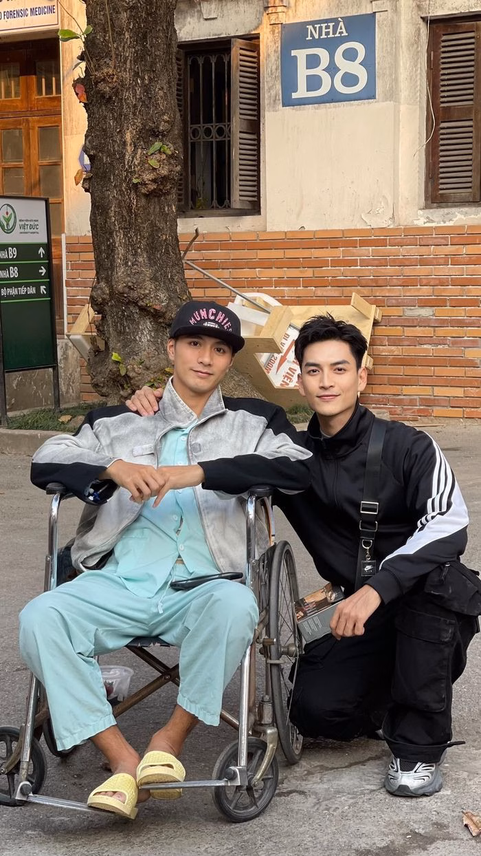 Lý Công Chiều sau tai nạn Lý Công Chiều sau tai nạn lật xe Lào Cai