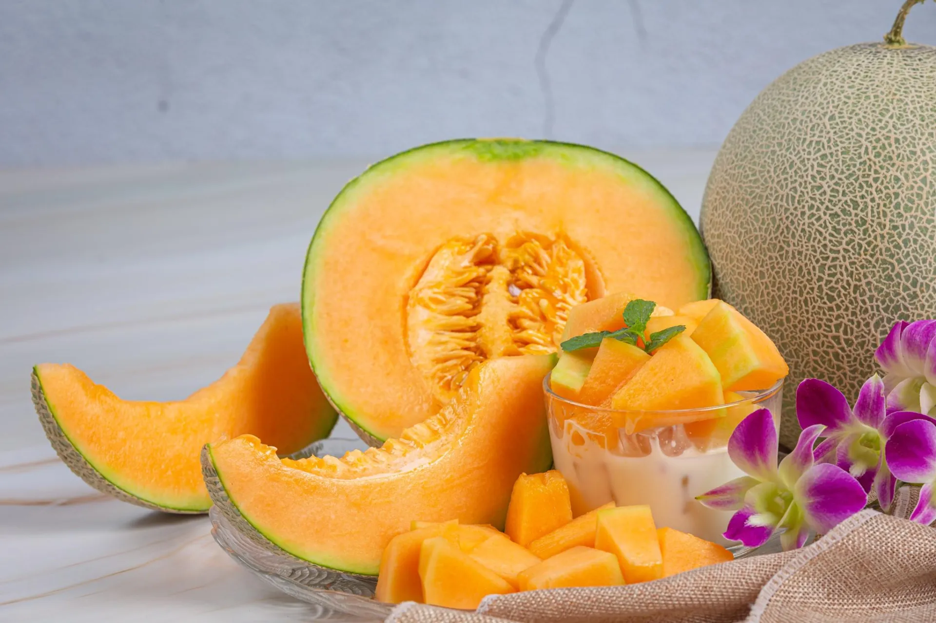 Lưu ý những mẹo nhỏ được chọn mua dưa lưới ngon