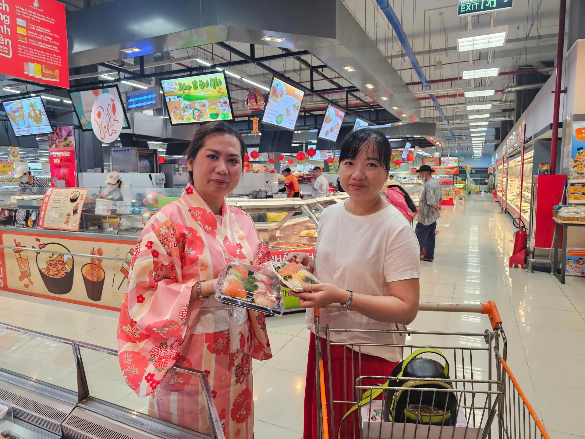 Lễ hội hoa anh đào tại Co.opXtra Lễ hội hoa anh đào tại Co.opXtra