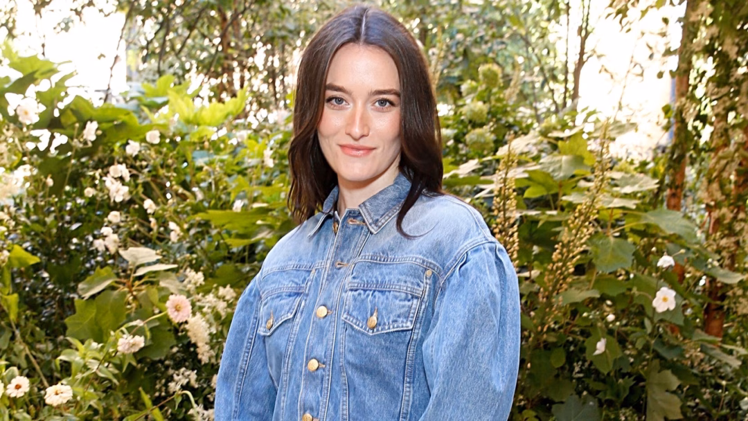 Sarah Pidgeon is seen filming at the "American Love Story" set on July 22, 2025 in New York City.