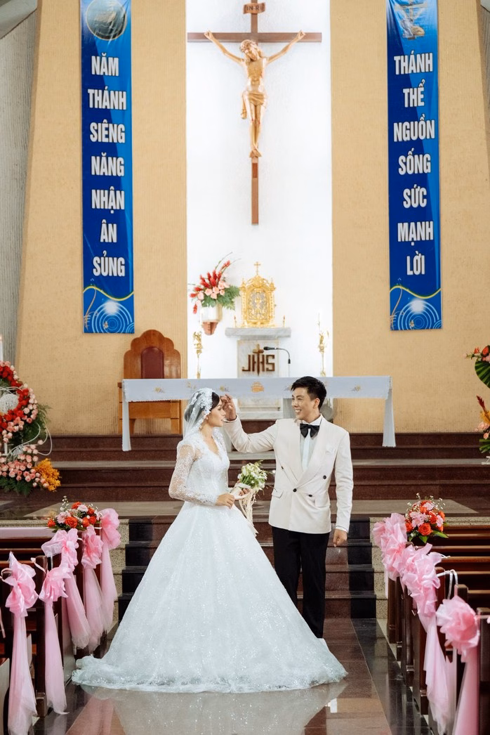 Cô dâu và chú rể đẹp đôi
