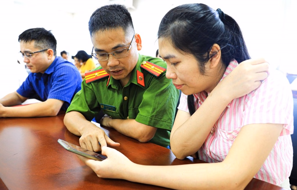 Thúc đẩy triển khai các giải pháp công nghệ phục vụ người dân, doanh nghiệp