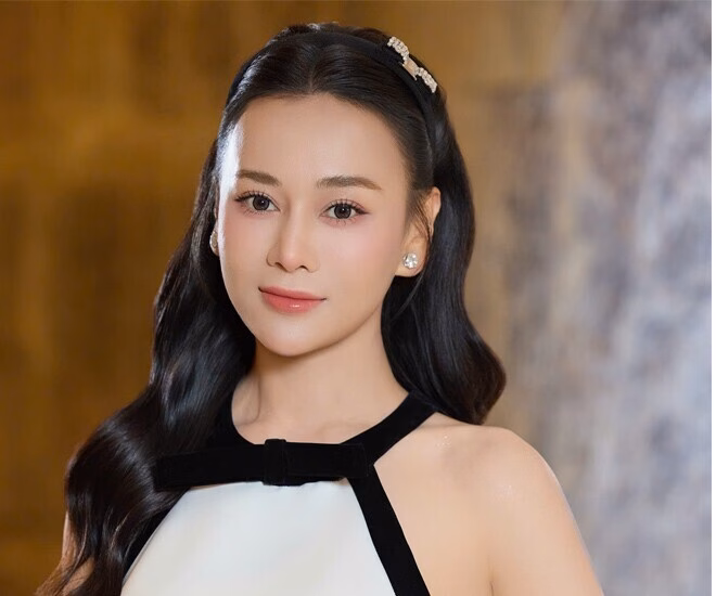 Phương Oanh tiết lộ cuộc sống hôn nhân với Shark Bình sau khi sinh đôi Phương Oanh bên ông xã - Shark Bình.