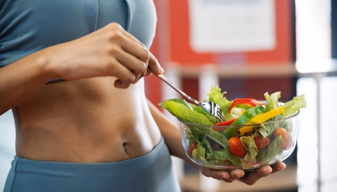 TikTok ‘nổ’ trend fibermaxxing: Ăn đủ chất xơ, cơ thể sẽ ra sao? Ăn nhiều chất xơ cũng được xem là chìa khóa trong việc giảm mỡ nội tạng, kiểm soát cân nặng.