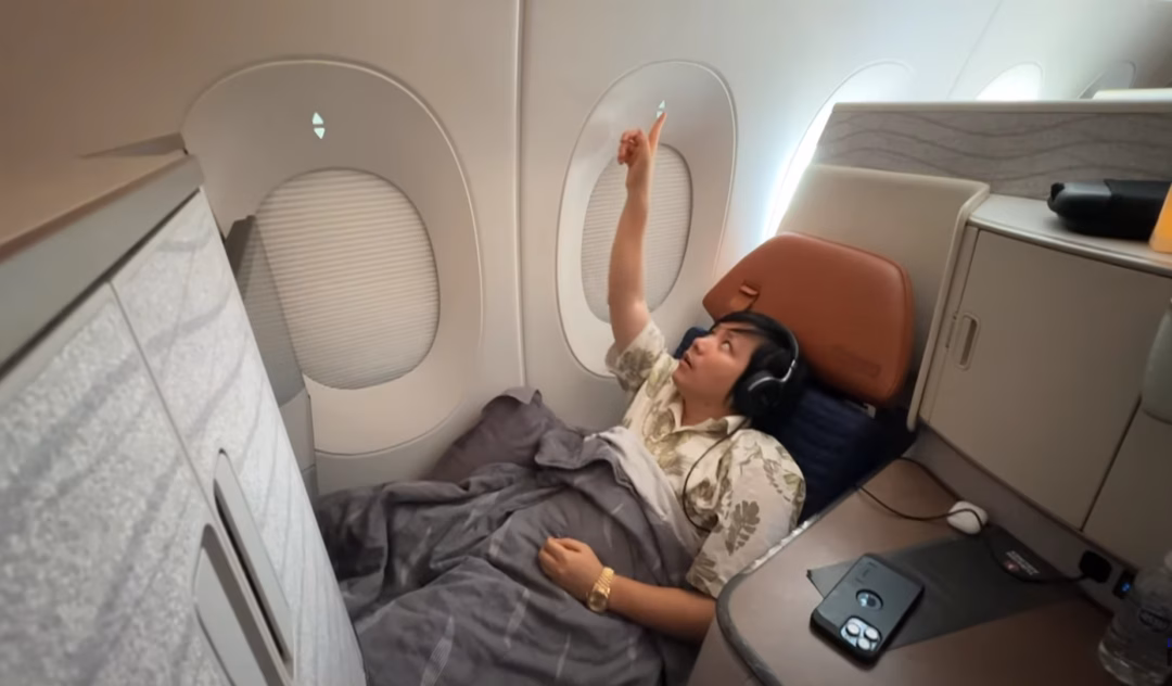 Khoa Pug bỏ hơn 100 triệu mua vé bay về nước sau kéo chân 2,5 tỷ, nói thẳng một điều- Ảnh 2.