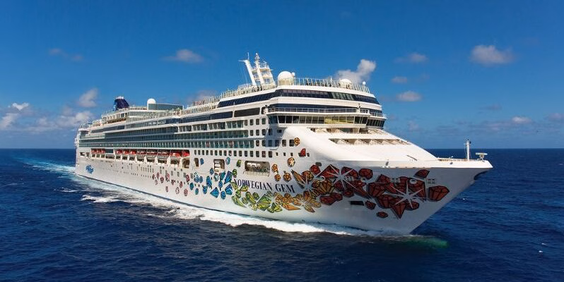 A photo of the Norwegian-Gem on the sea