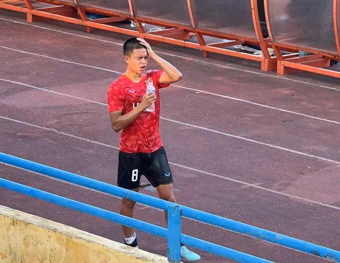 Ngôi sao Việt kiều đá trận đầu tiên, đại gia V-League thua 0-2 đối thủ