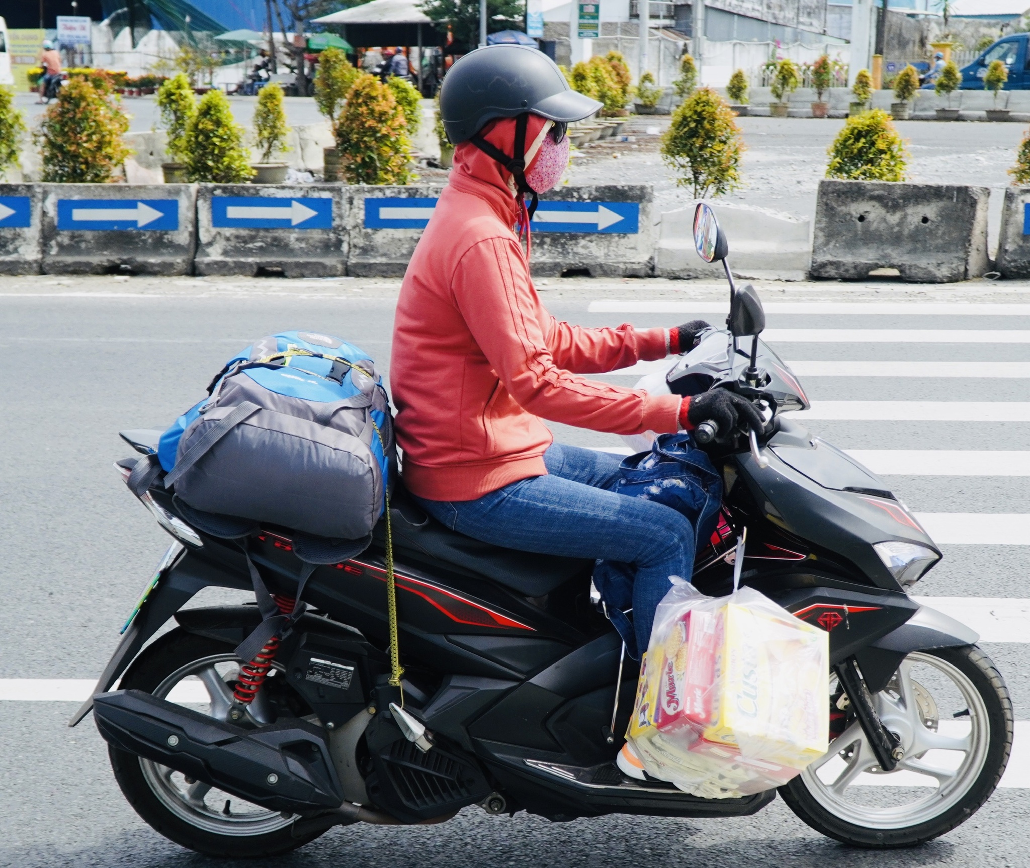 Trở lại thành phố sau tết: Có bao nhiêu món ngon cha mẹ gom hết cho con - ảnh 4