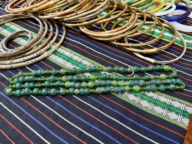 Chuỗi đeo cổ Sa Huỳnh Chuỗi đeo cổ chất liệu thuỷ tinh văn hoá Sa Huỳnh