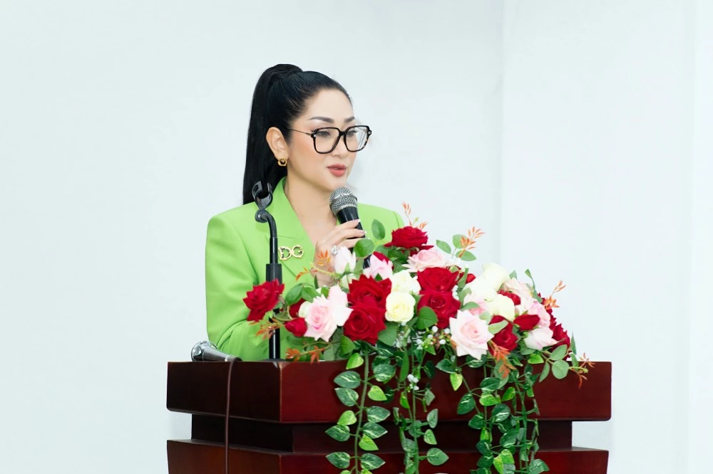 Hường Phạm truyền cảm hứng cho nữ doanh nhân trẻ Hường Phạm truyền cảm hứng cho nữ doanh nhân trẻ