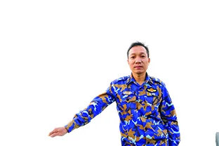 Thiếu tá Đào Quốc Doanh Thiếu tá Đào Quốc Doanh cùng những bức thư tay