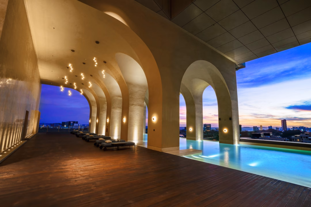 Không gian Sky Pool & Bar Không gian Sky Pool & Bar