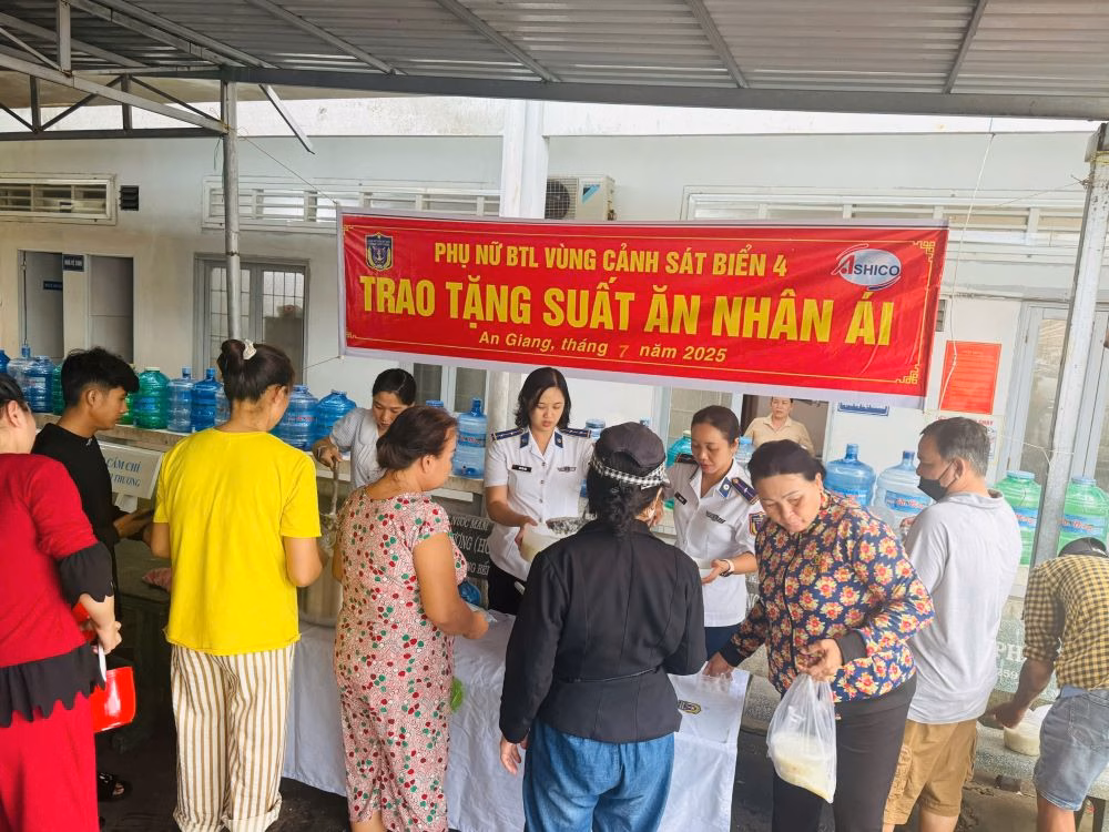 Cảnh sát biển thể hiện lòng biết ơn với những người đã ngã xuống vì Tổ quốc Hội Phụ nữ Bộ Tư lệnh Vùng trao tặng “Suất ăn nhân ái” tại trung tâm y tế đặc khu Phú Quốc