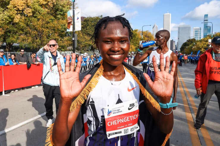 Kỷ lục gia marathon nữ bị nghi doping, nhiều kỷ lục thế giới có thể bị xóa Năm 1993, VĐV Trung Quốc Wang Junxia thiết lập kỷ lục thế giới nội dung chạy 3.000m nữ với thành tích 8 phút 6 giây 11 - thành tích đến nay vẫn nhanh hơn 5 giây so với bất kỳ nữ VĐV. Beatrice Chebet - VĐV đang giữ kỷ lục thế giới ở cự ly 5.000m chỉ có thành tích 3.000m tốt nhất là 8 phút 11 giây 56 hồi tháng 5/2024.