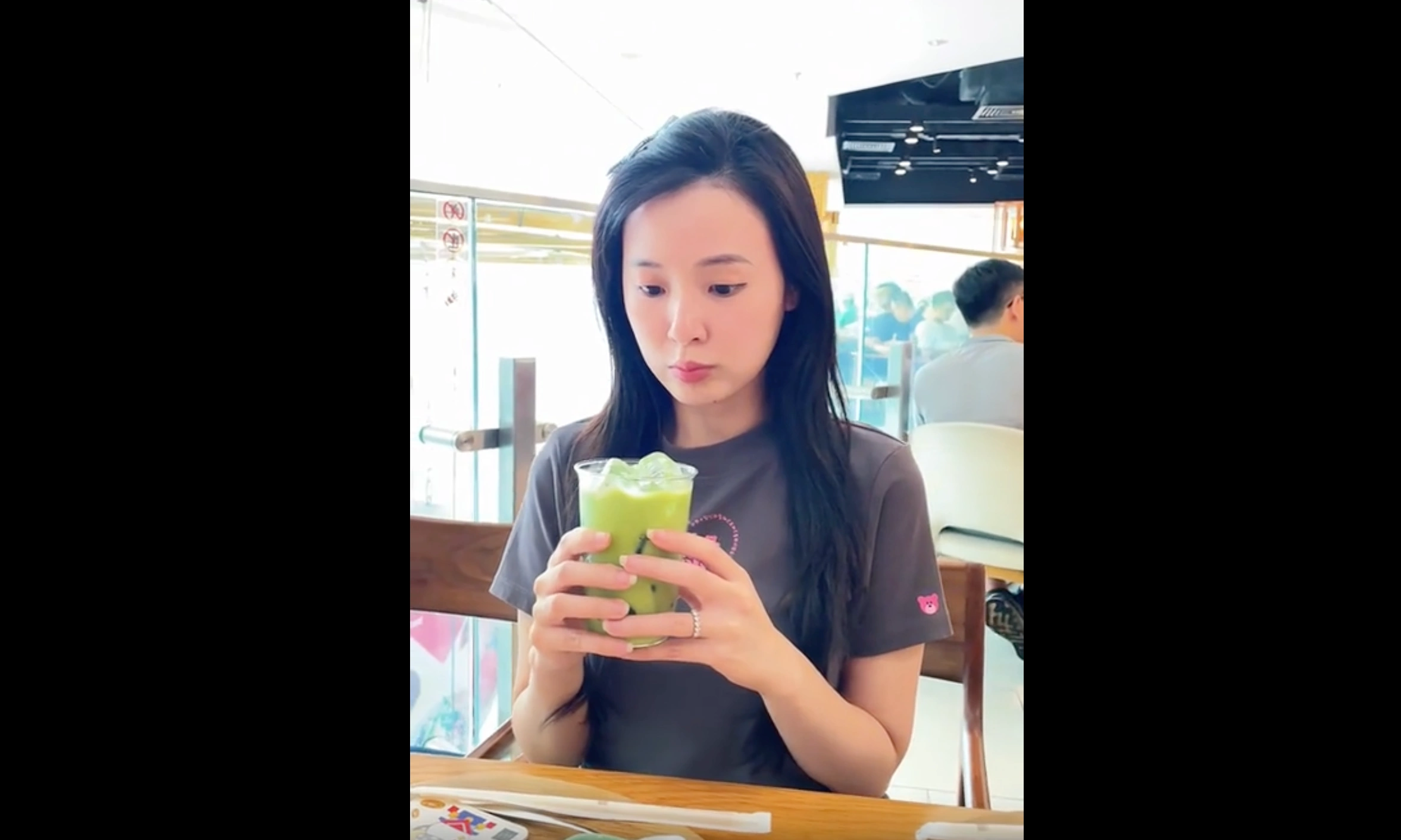 Midu và chồng doanh nhân hạnh phúc sau một năm cưới Vợ chồng Midu gây sốt khi hưởng ứng "trend" hẹn hò trên TikTok