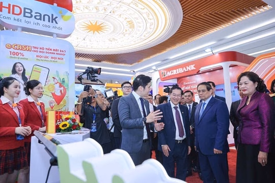 Ngân hàng số hoá: Xu hướng không thể đảo ngược và chìa khoá thành công Thủ tướng yêu cầu bứt phá: Ngân hàng số hóa để gần dân, sát thị trường