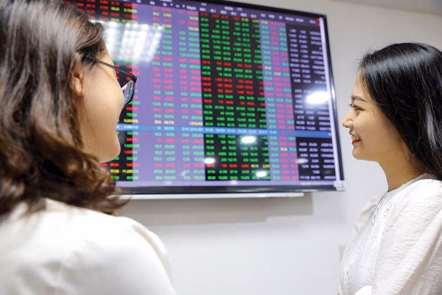 Ngành ngân hàng có thể tăng trưởng nhờ Nghị quyết 42 Ông Cao Việt Hùng, CFA - Giám đốc Phân tích ngành Dịch vụ Tài chính, ACBS