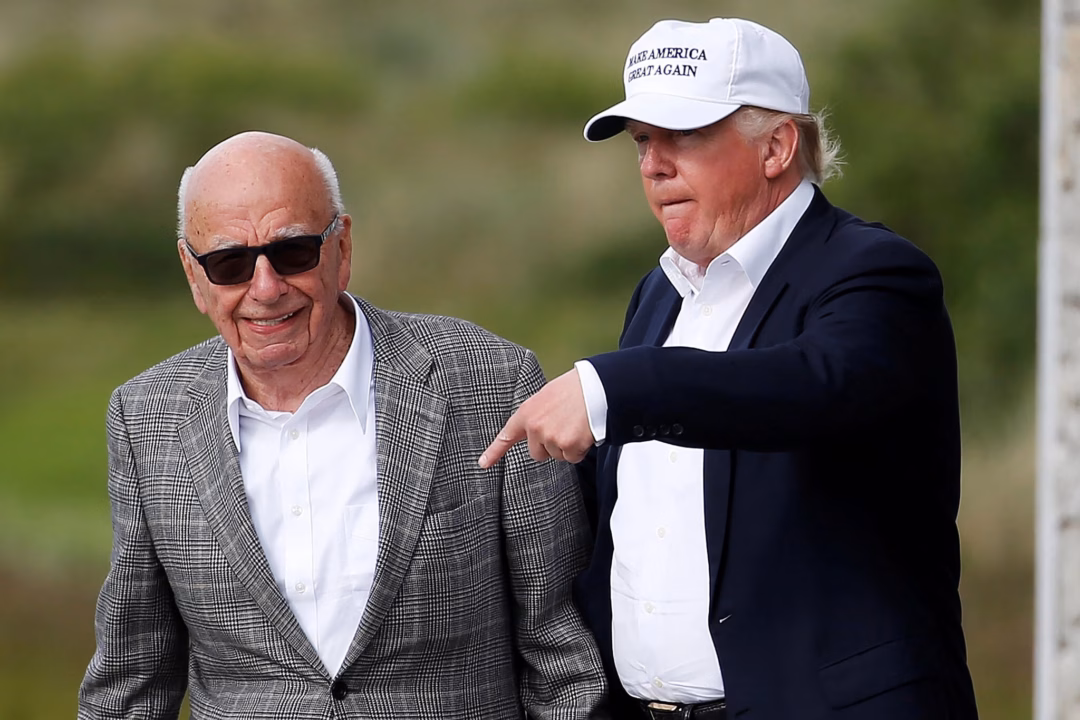 Trump kiện WSJ và tỷ phú Murdoch vì tiết lộ thông tin Epstein Ông Trump đấu trùm truyền thông vì bài báo về nghi phạm ấu dâm Epstein