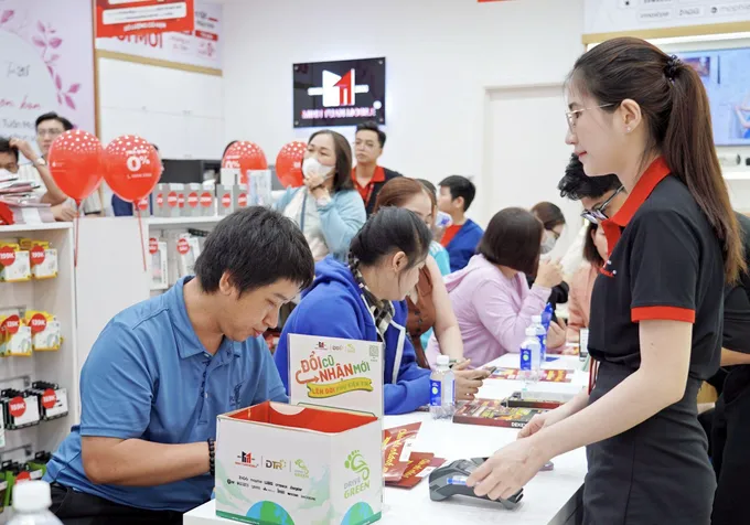 Minh Tuấn Mobile tung chương trình “Trả góp 3 không” và “Thu cũ đổi mới” hấp dẫn