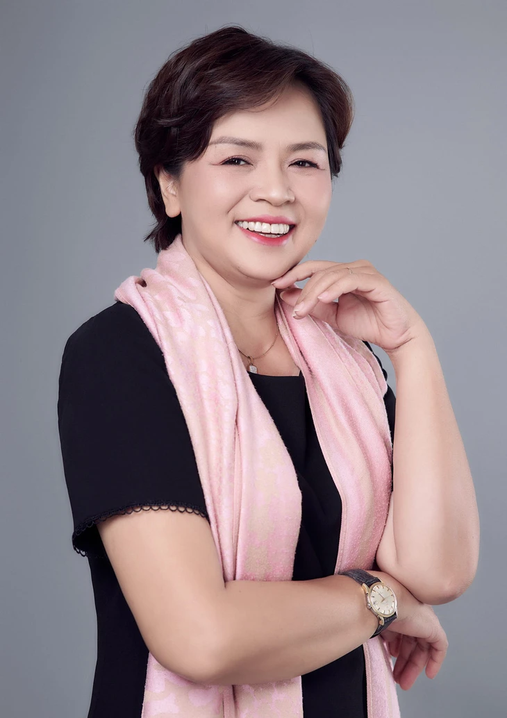Nghệ sĩ và vòng xoáy ma túy: Sáng tạo có giá nhưng sức khỏe không thể mua Bà Phạm Thị Thúy - tiến sĩ xã hội học, thạc sĩ tâm lý trị liệu, giảng viên Học viện chính trị khu vực 2 - Ảnh: NVCC