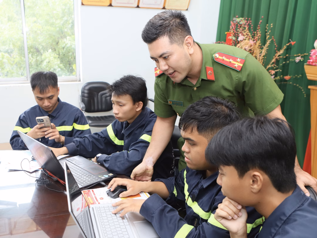 TPHCM: Nâng cao kiến thức phòng cháy chữa cháy cho người dân CBCS Đội Cảnh sát CC&CNCH KV13 áp dụng AI vào sản xuất phim ảnh phục vụ công tác tuyên truyền