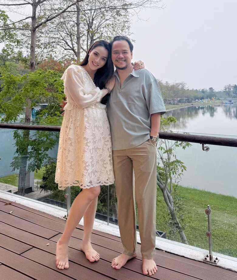 Trang Nhung: Nuôi con là thách thức lớn nhất cuộc đời Trang Nhung rời showbiz ở ẩn 10 năm, giờ U40 sinh con thứ 3 cho chồng đạo diễn, làm mẹ sung sướng - 2