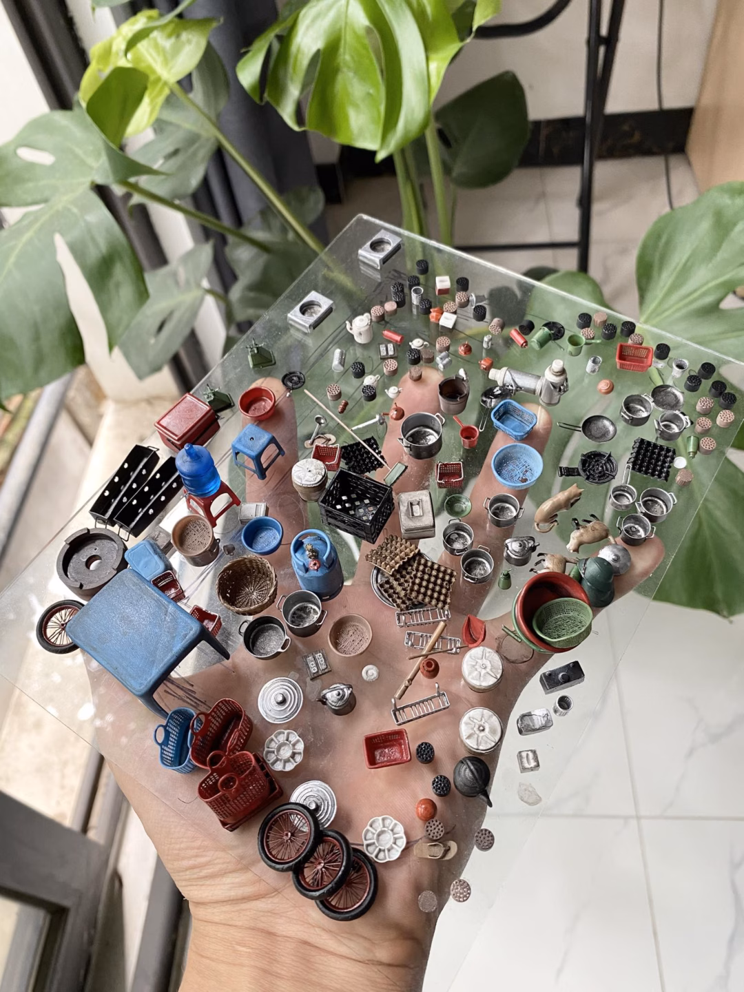 Cậu chàng tái hiện đời sống vỉa hè Hà Nội qua mô hình Phụ kiện để làm mô hình quán bánh mì vỉa hè