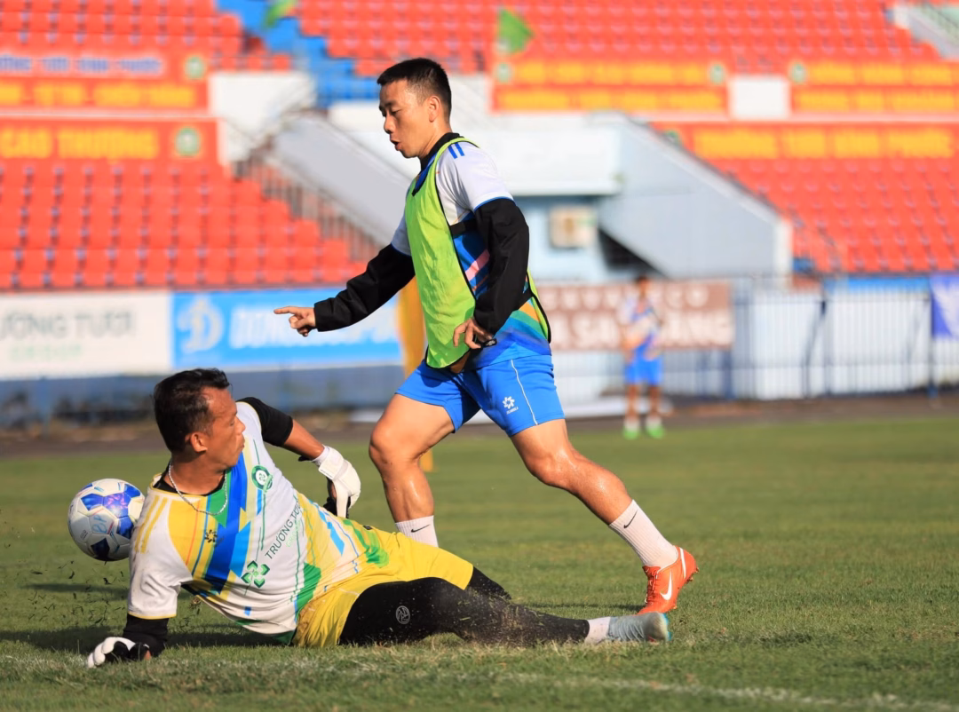 Đội bóng bỏ V-League, đội khác ‘ôm’ ghế Đội của Công Phượng chưa muốn thăng hạng ngay