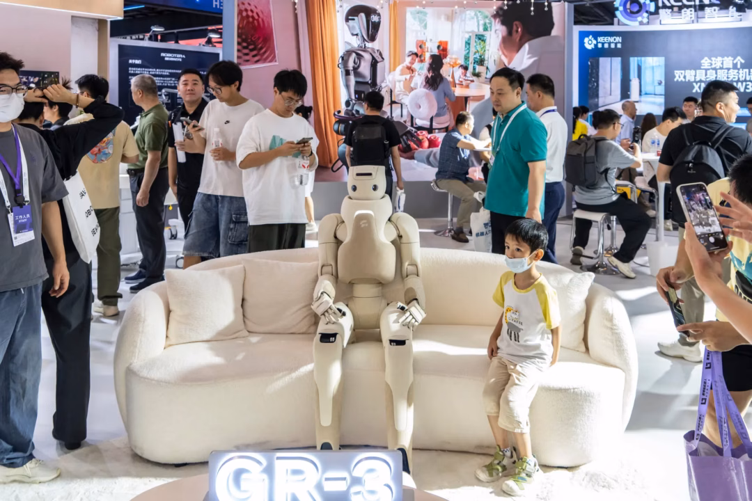 Robot tại hội nghị về AI diễn ra ở Thượng Hải trong tuần qua. Ảnh: New York Times.