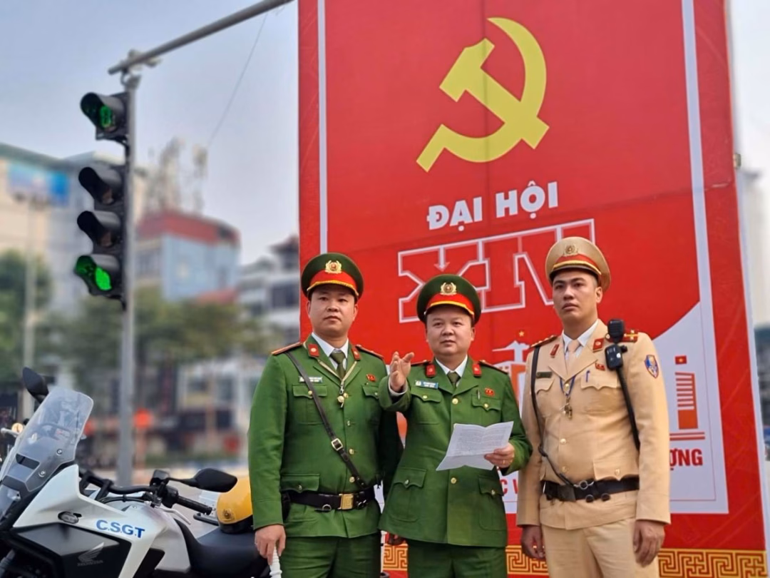 C&ocirc;ng an H&agrave; Nội triển khai phương &aacute;n bảo đảm an to&agrave;n giao th&ocirc;ng cho Đại hội XIV