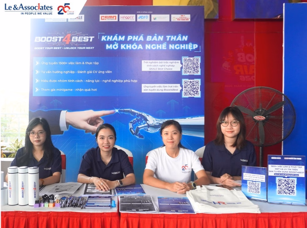 Gian h&agrave;ng Boost4Best tại Job Fair Đại học Quốc tế Hồng B&agrave;ng 2026