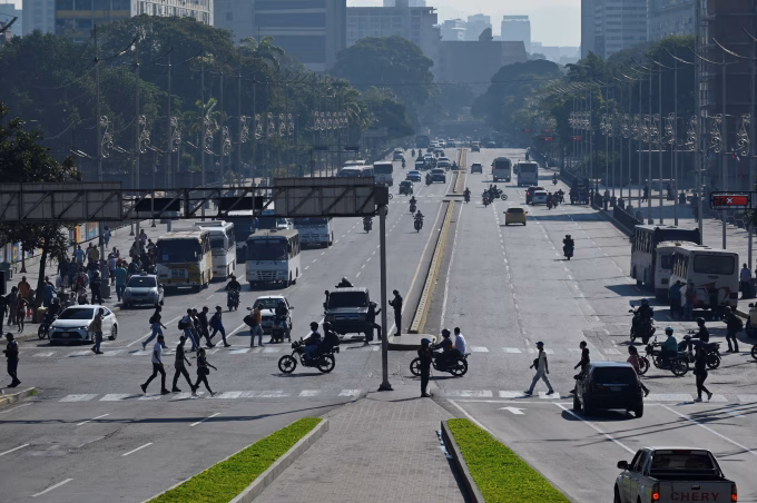 Đại lộ Avenida Bolivar tại Caracas, thủ đ&ocirc; Venezuela, ng&agrave;y 5/1. Ảnh: Reuters