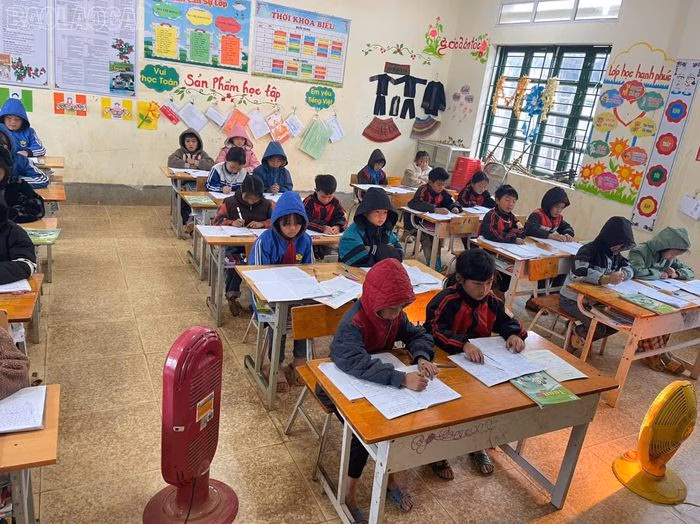 Lớp học ấm &aacute;p tại trường tiểu học H&agrave;m Rồng