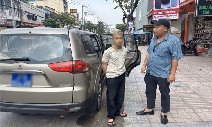 Nguyễn Văn Hưng bị bắt giữ tại TP Hồ Ch&iacute; Minh sau vụ cướp iPhone 14 Pro Max