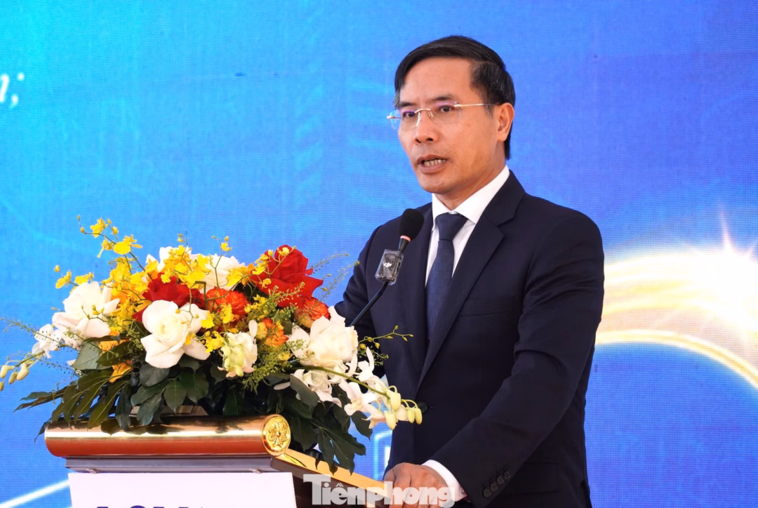 Chủ tịch UBND Đ&agrave; Nẵng ph&aacute;t biểu tại lễ khởi c&ocirc;ng