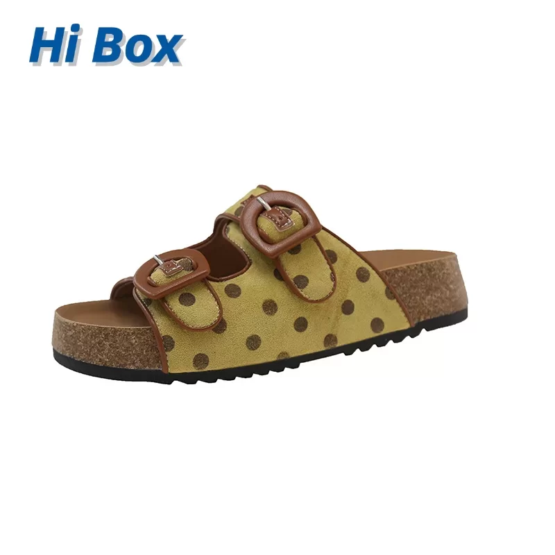 Mặc đẹp với dép xăng đan chấm bi nhưng chị em dễ bỏ qua lỗi phối đồ này