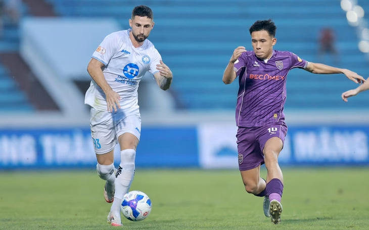 Ngoại binh CLB Ninh Bình được hỗ trợ nhập quốc tịch Việt Nam - Ảnh 2.