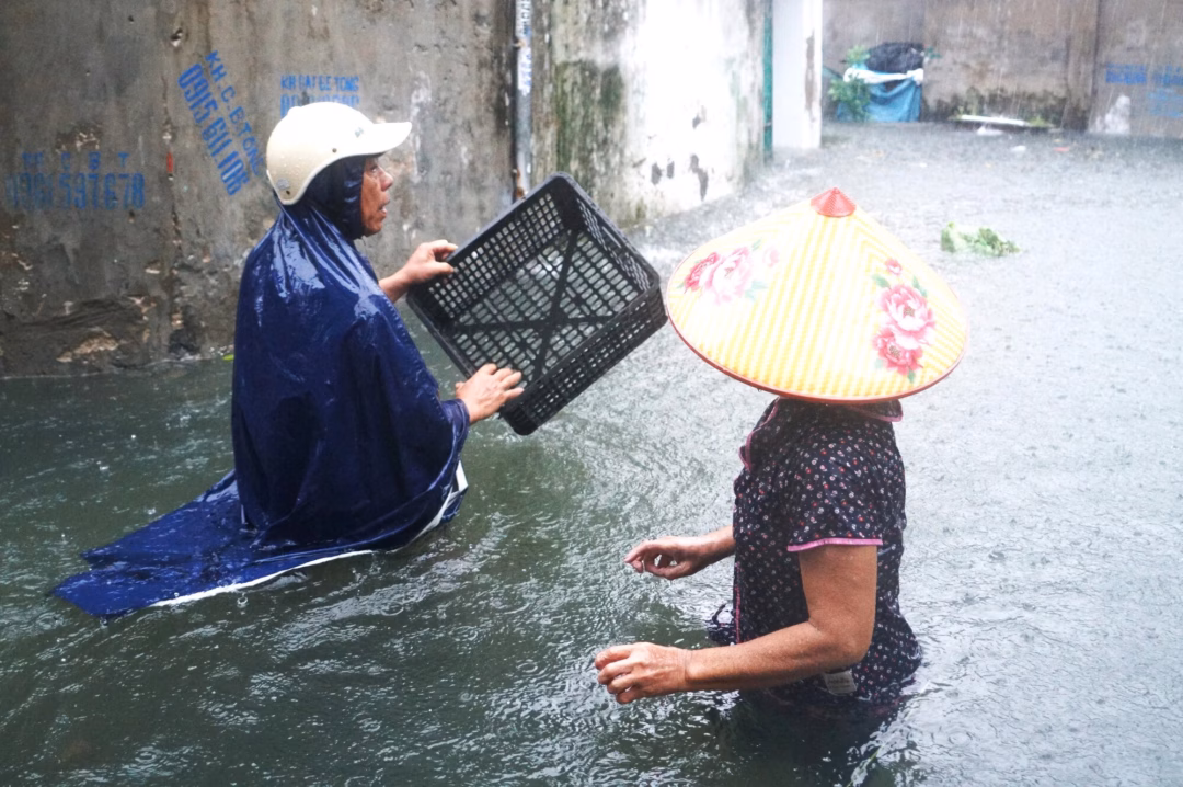 Bão số 3 (Wipha) khiến Thanh Hóa ngập sâu, người dân sợ mất mùa